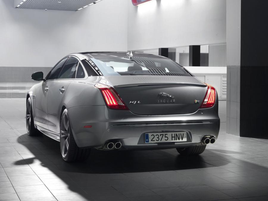 Jaguar XJR 2013 года  (фото 11 из 16)